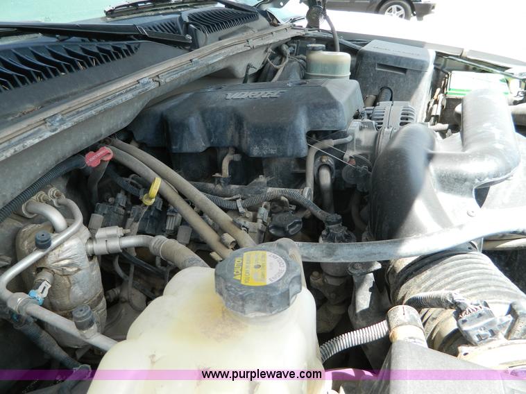 image for item H2443 1999 Chevrolet Silverado 1500 pickup truck