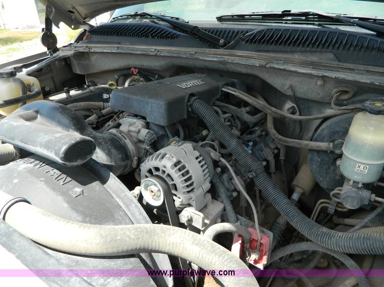 image for item H2443 1999 Chevrolet Silverado 1500 pickup truck