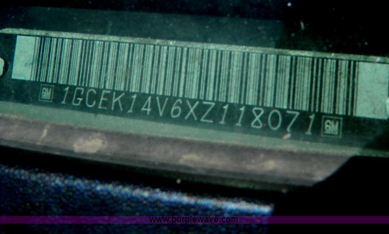 image for item H2443 1999 Chevrolet Silverado 1500 pickup truck