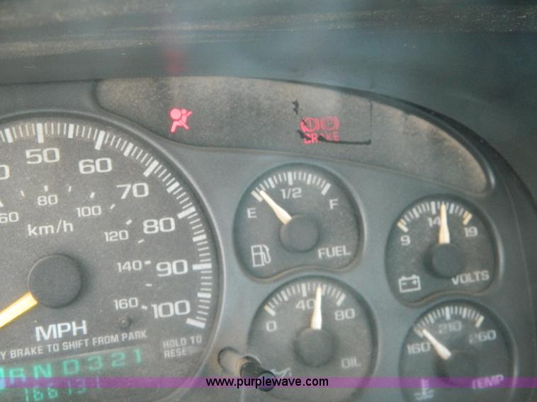 image for item H2443 1999 Chevrolet Silverado 1500 pickup truck