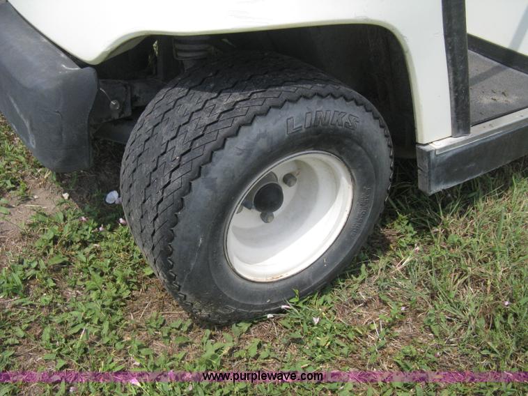 image for item H5282 1997 Yamaha G16A golf cart