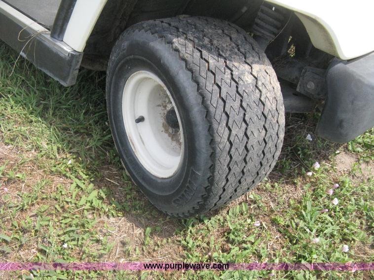 image for item H5282 1997 Yamaha G16A golf cart