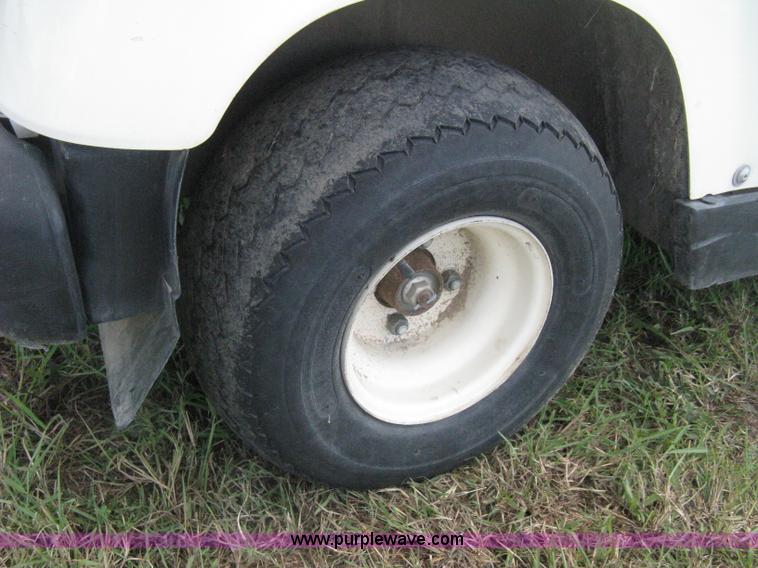 image for item H5282 1997 Yamaha G16A golf cart