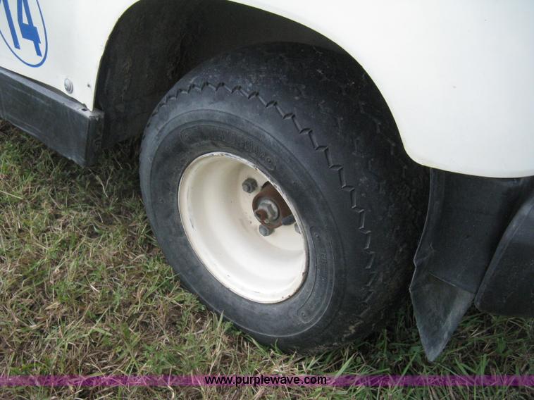 image for item H5282 1997 Yamaha G16A golf cart