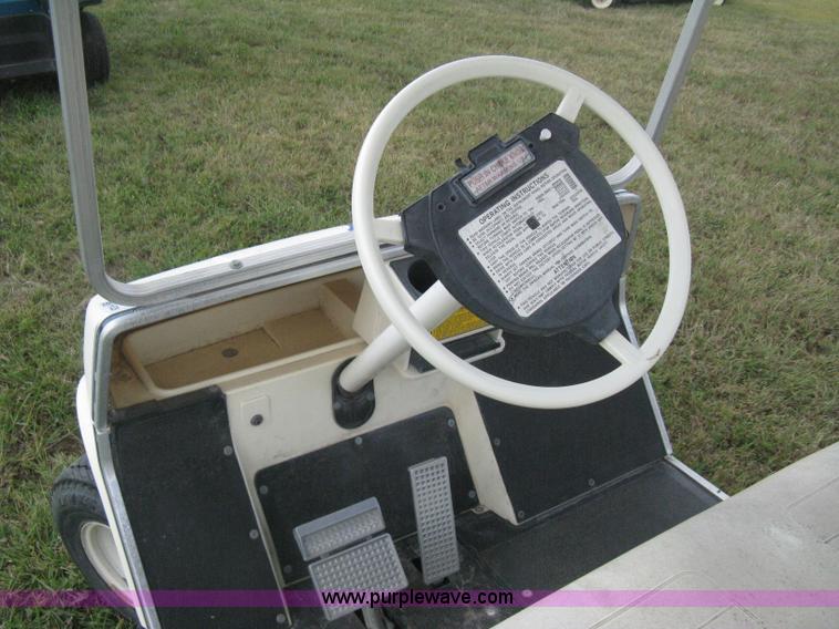 image for item H5284 Yamaha golf cart