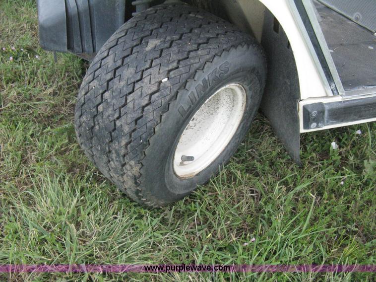 image for item H5284 Yamaha golf cart