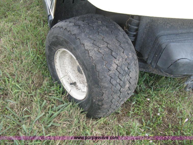 image for item H5284 Yamaha golf cart