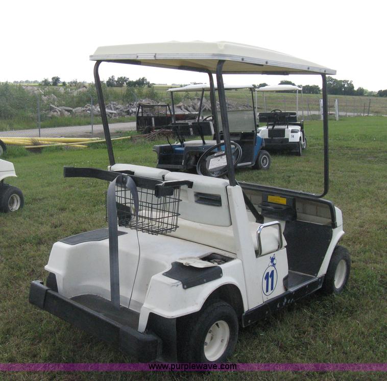 image for item H5285 Yamaha golf cart