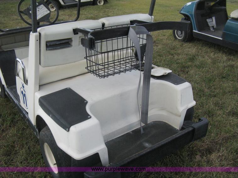 image for item H5285 Yamaha golf cart