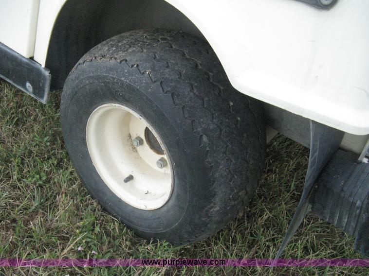 image for item H5285 Yamaha golf cart