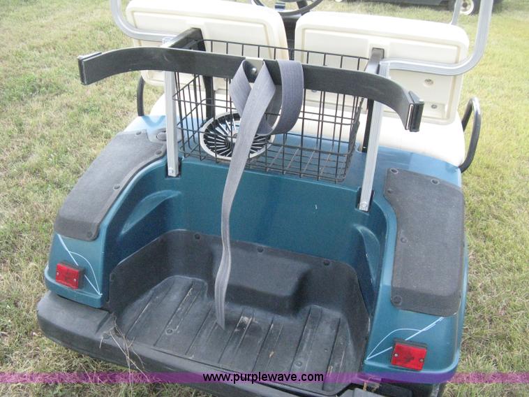 image for item H5286 Yamaha electric golf cart