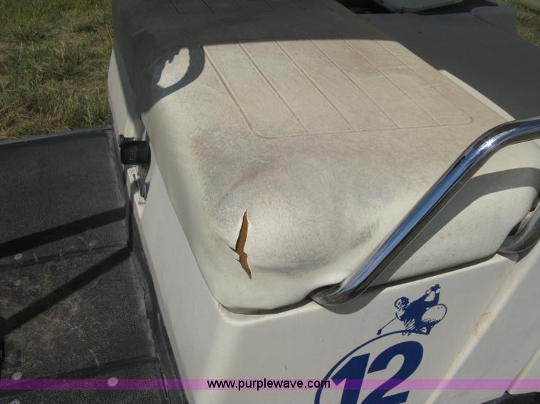 image for item H5287 Yamaha golf cart