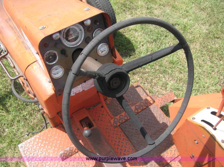 image for item H5288 Allis Chalmers 190XT tractor