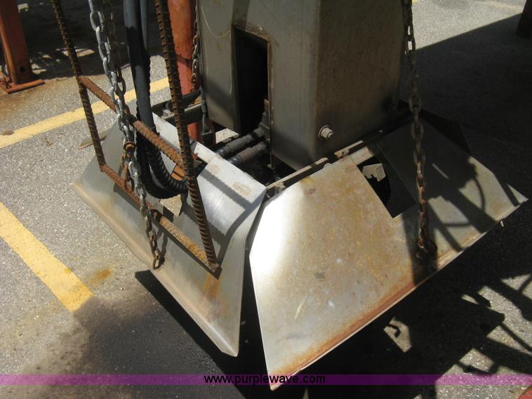 image for item H5305 Flink slide-in salt/sand spreader