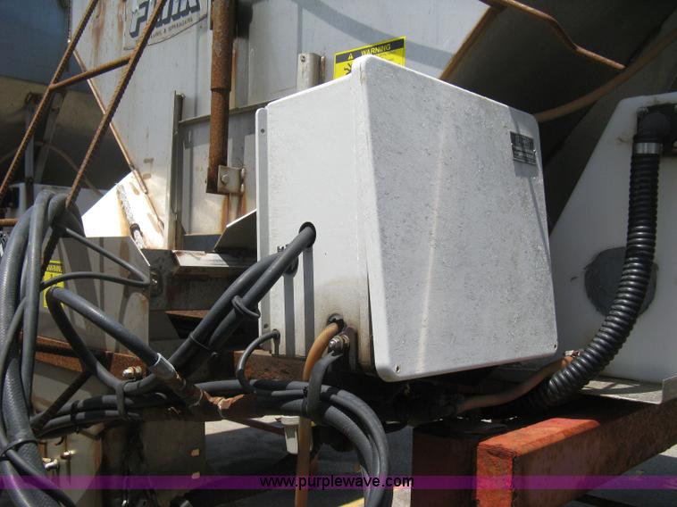 image for item H5305 Flink slide-in salt/sand spreader