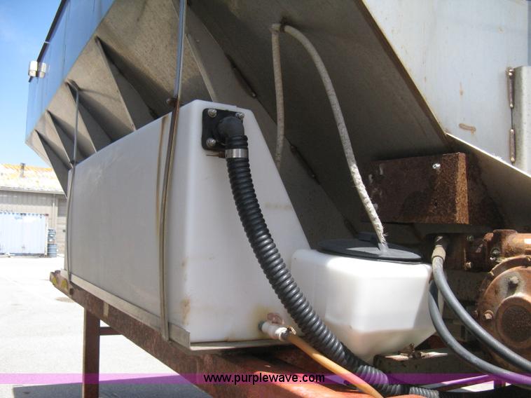 image for item H5305 Flink slide-in salt/sand spreader