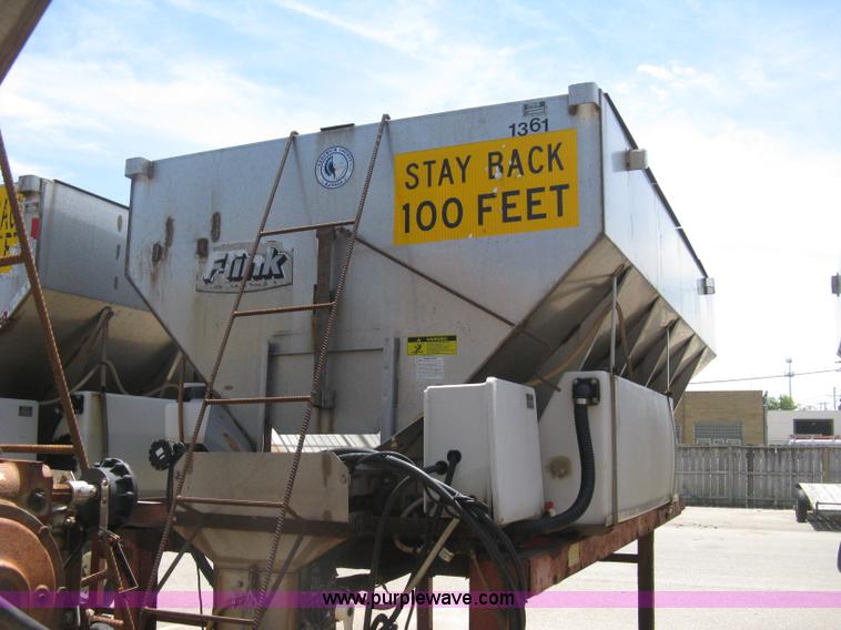 image for item H5308 Flink slide-in salt/sand spreader