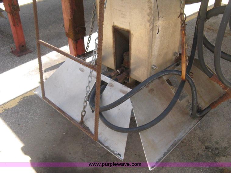 image for item H5308 Flink slide-in salt/sand spreader