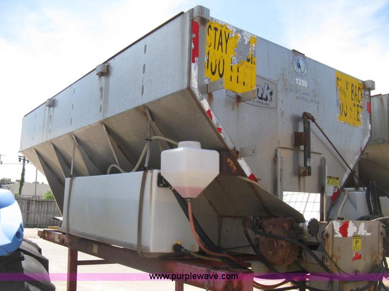 image for item H5309 Flink slide-in salt/sand spreader