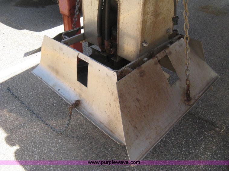 image for item H5309 Flink slide-in salt/sand spreader