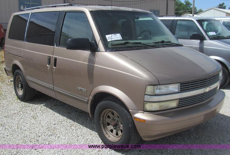 image for item H8836 1995 Chevrolet Astro van