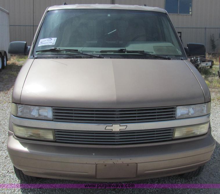 image for item H8836 1995 Chevrolet Astro van
