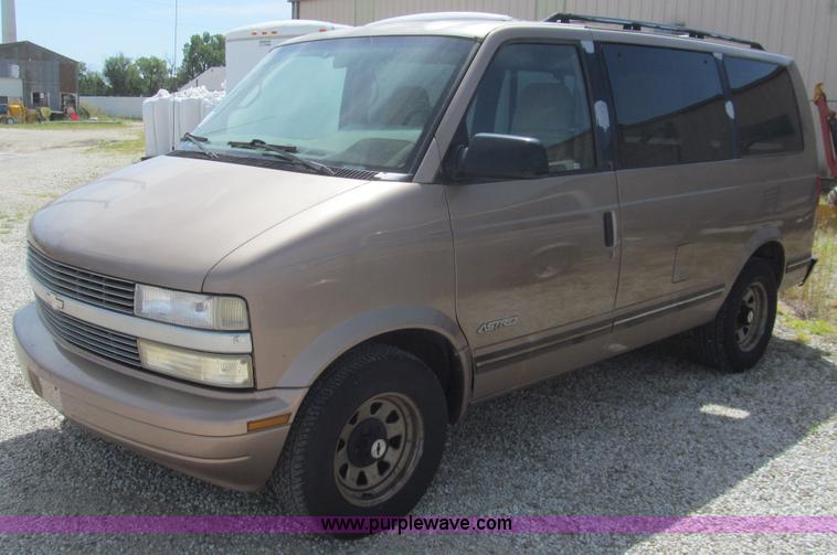 image for item H8836 1995 Chevrolet Astro van