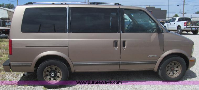 image for item H8836 1995 Chevrolet Astro van