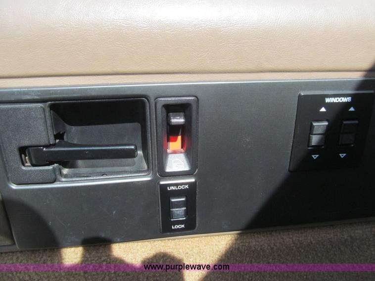 image for item H8836 1995 Chevrolet Astro van