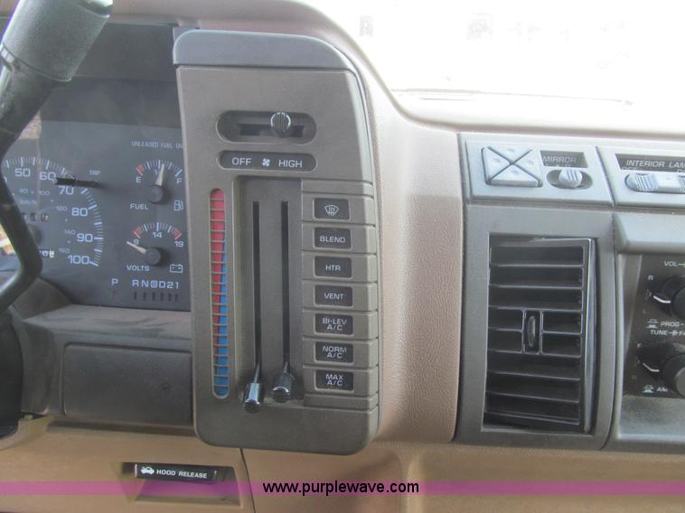 image for item H8836 1995 Chevrolet Astro van