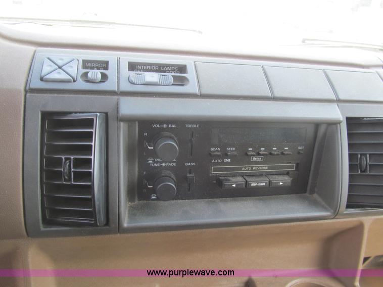 image for item H8836 1995 Chevrolet Astro van
