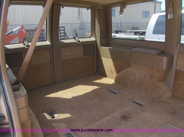 image for item H8836 1995 Chevrolet Astro van