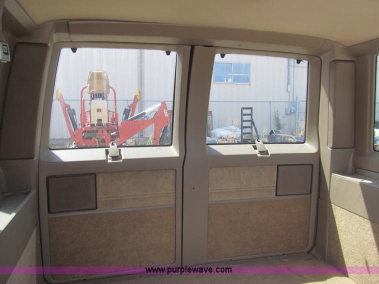 image for item H8836 1995 Chevrolet Astro van