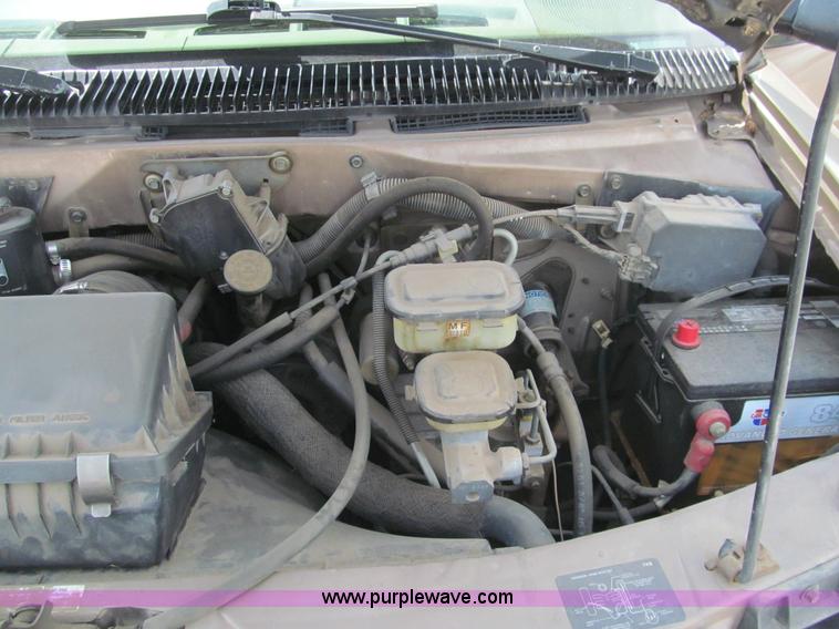 image for item H8836 1995 Chevrolet Astro van