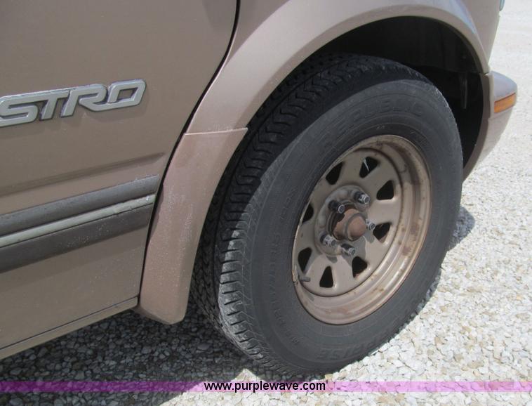image for item H8836 1995 Chevrolet Astro van