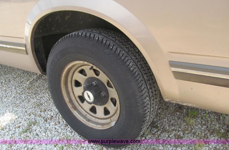 image for item H8836 1995 Chevrolet Astro van