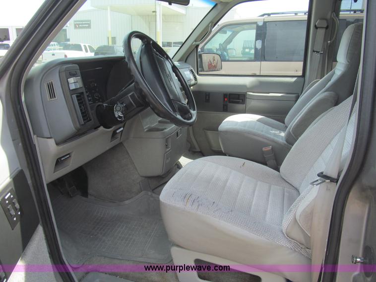 image for item H8837 1995 Chevrolet Astro van