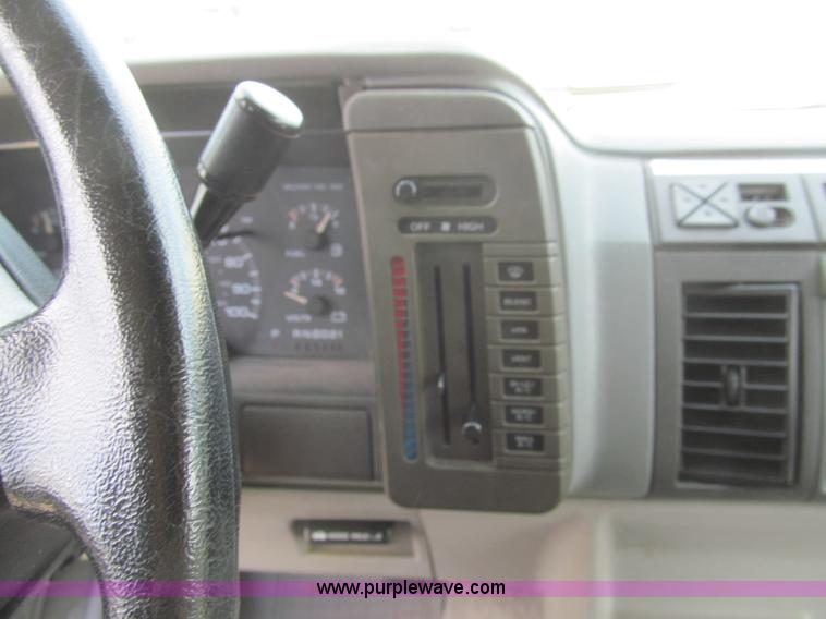 image for item H8837 1995 Chevrolet Astro van