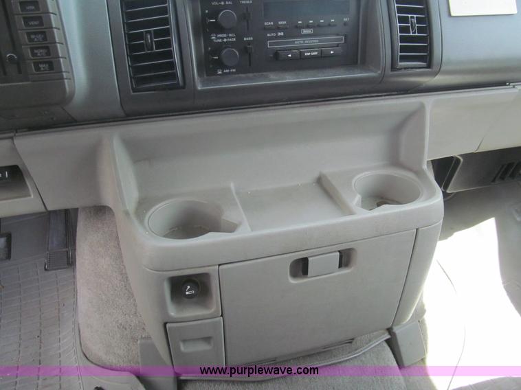 image for item H8837 1995 Chevrolet Astro van