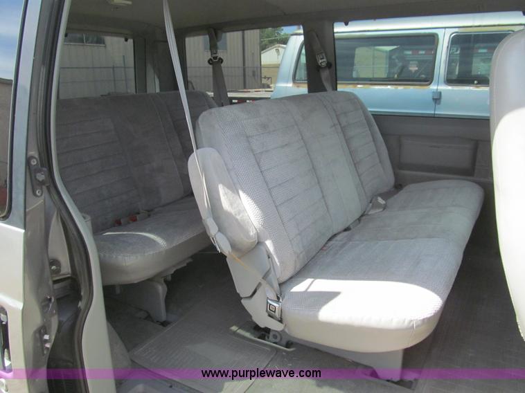 image for item H8837 1995 Chevrolet Astro van