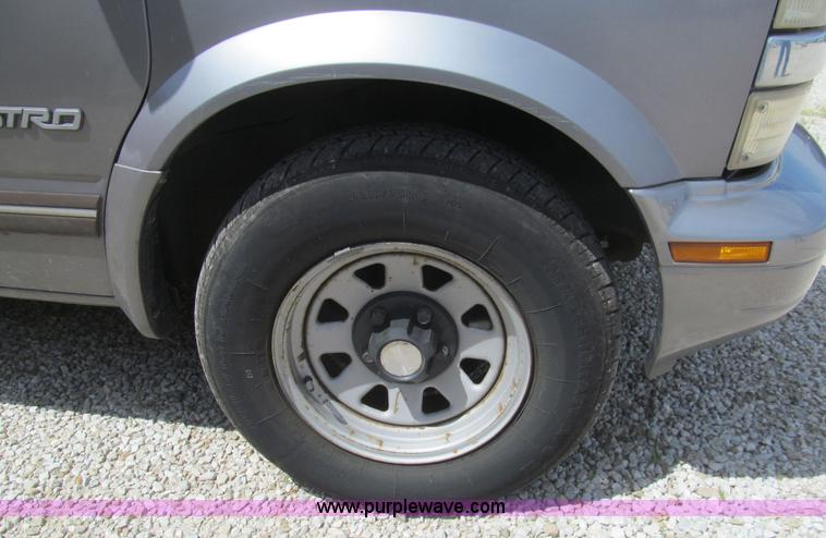 image for item H8837 1995 Chevrolet Astro van