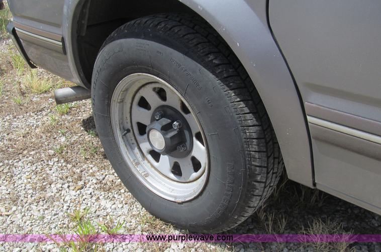 image for item H8837 1995 Chevrolet Astro van