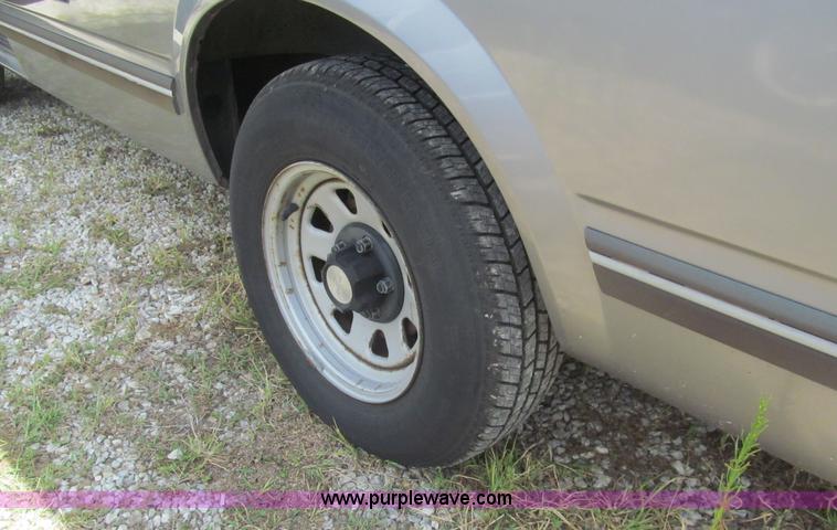 image for item H8837 1995 Chevrolet Astro van