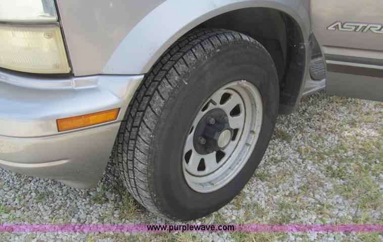 image for item H8837 1995 Chevrolet Astro van