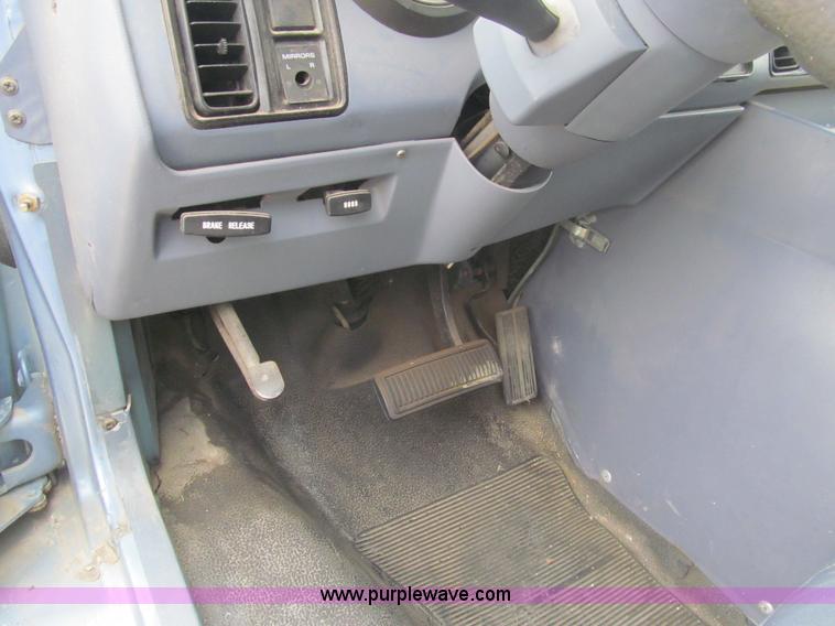 image for item H8838 1989 Dodge Ram Wagon 250 van
