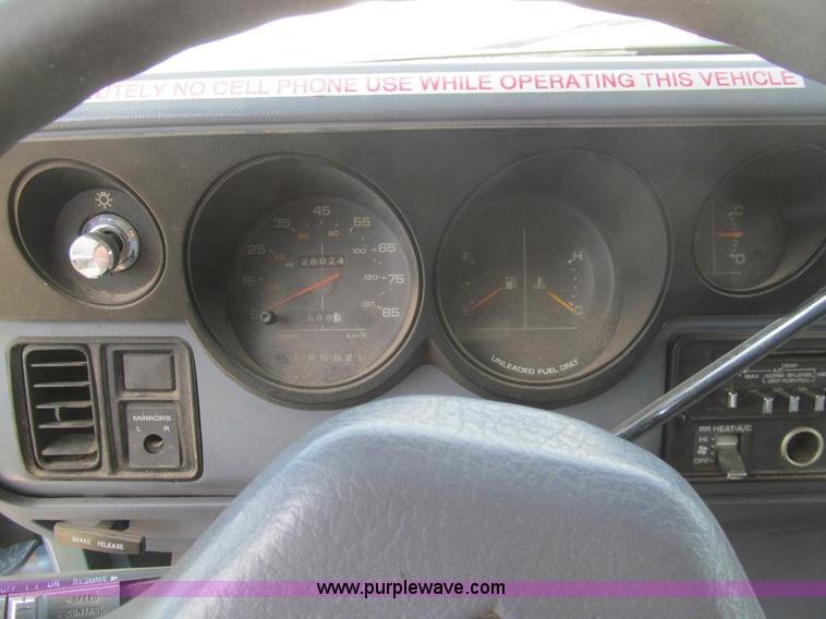 image for item H8838 1989 Dodge Ram Wagon 250 van