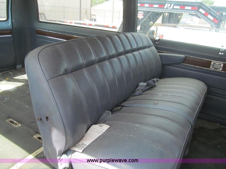 image for item H8838 1989 Dodge Ram Wagon 250 van