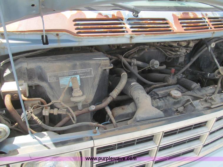 image for item H8838 1989 Dodge Ram Wagon 250 van
