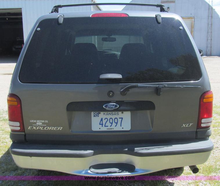 image for item H8839 1999 Ford Explorer XLT SUV