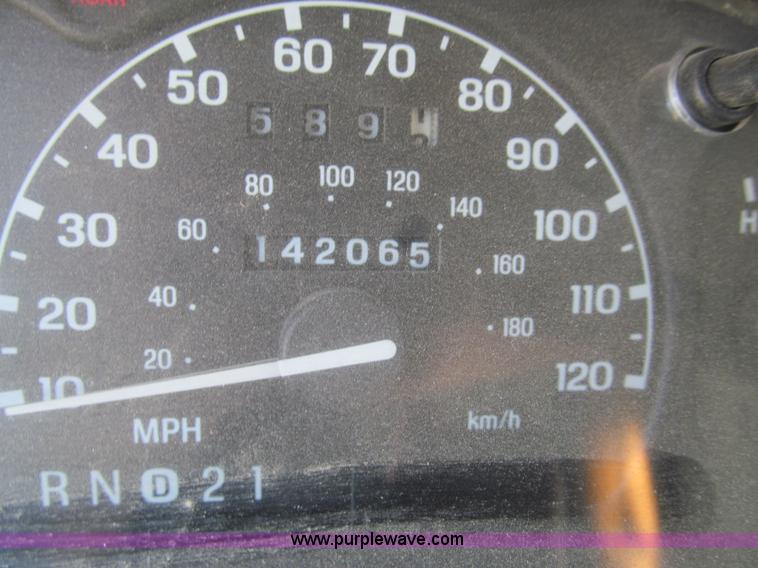 image for item H8839 1999 Ford Explorer XLT SUV